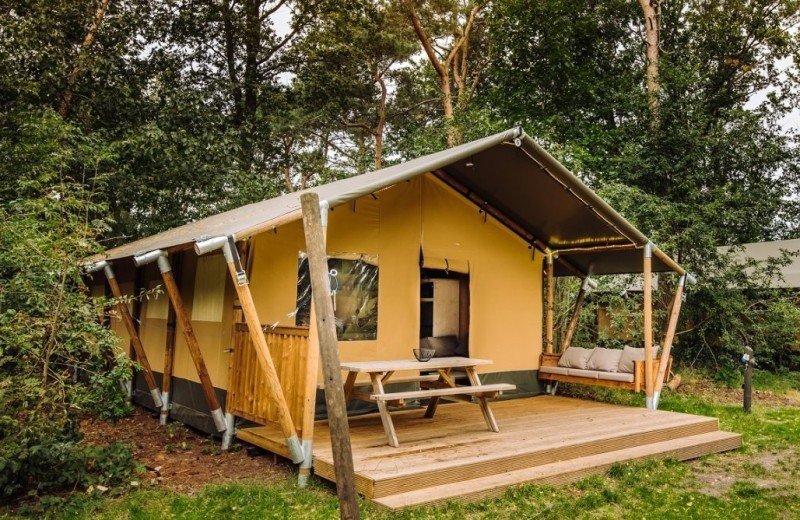 Bobbies Lodge premium