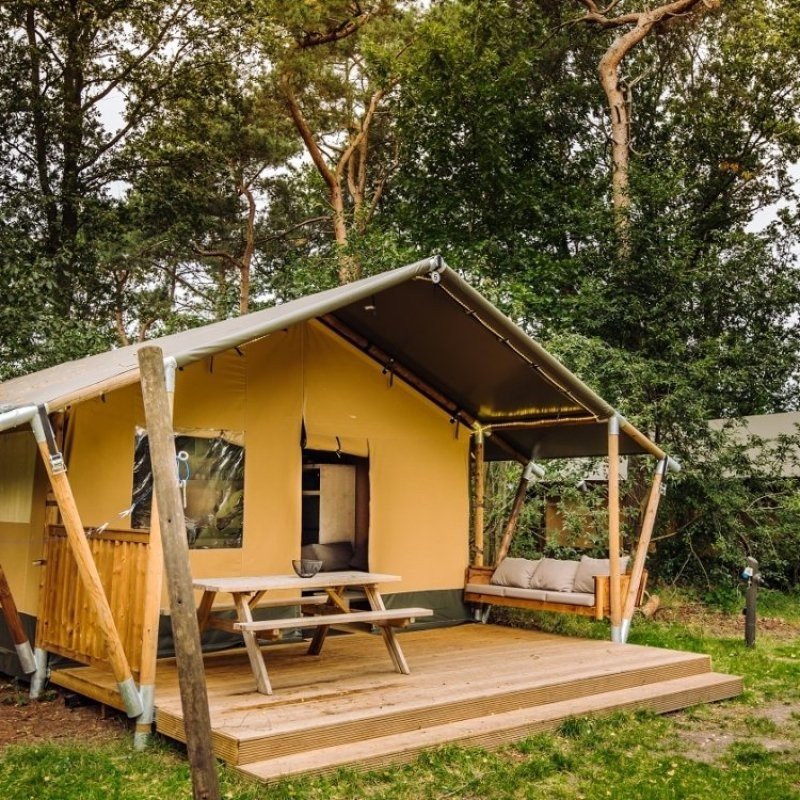 Bobbies Lodge premium