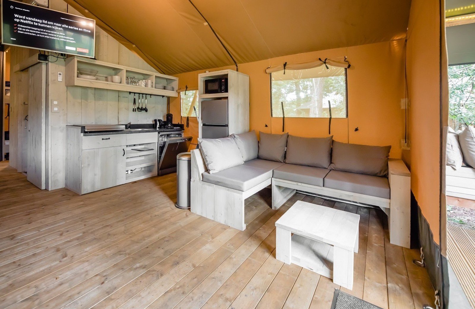 Beringerzand glamping bobbies lodgetent premium 8 personen 5