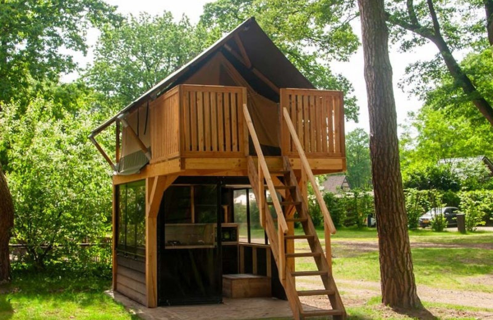 Bobbies paaltent op beringerzand