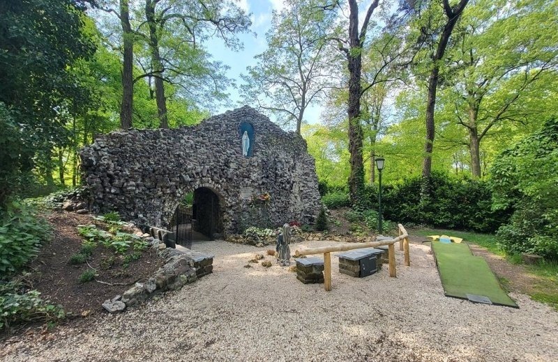 Mariagrot en lourdesgrot op camping beringerzand 2024
