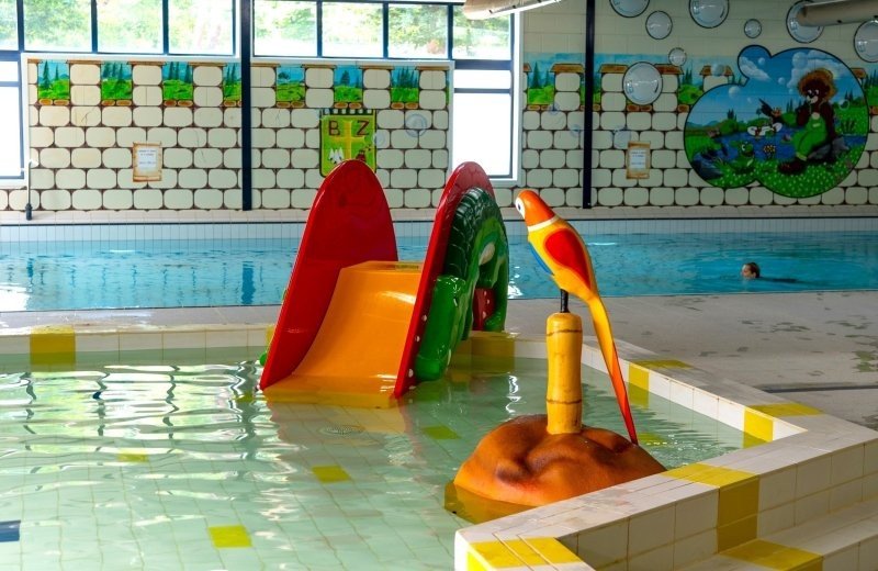 Overdekt en verwarmd zwembad beringerzand in limburg