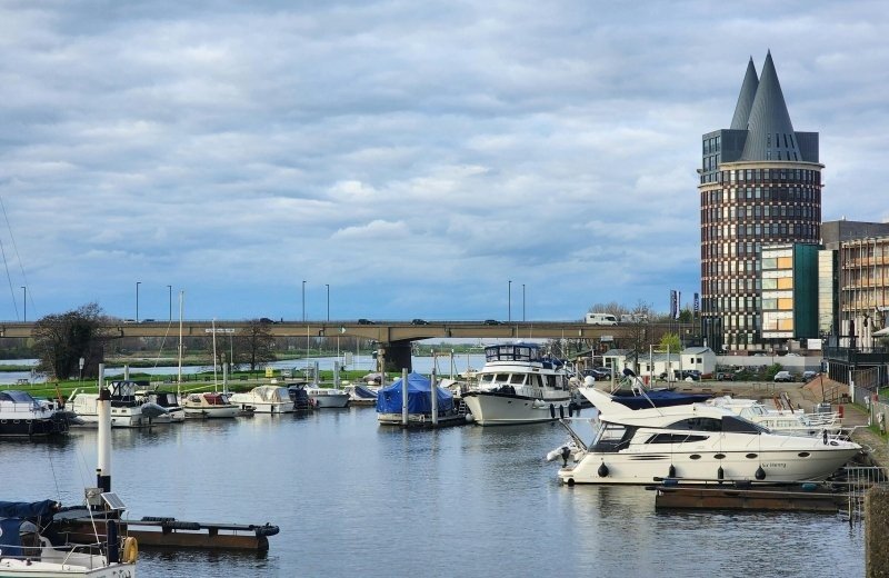 Recreatiepark beringerzand wandelen of varen op de maasplassen